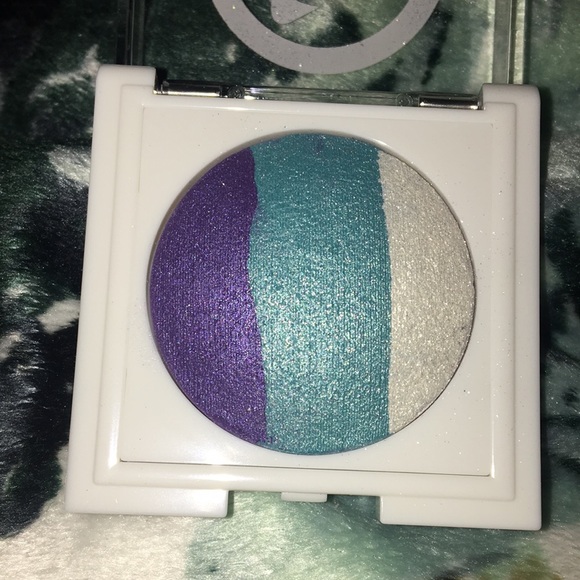 3 For $20 Or $12 Each MK Electric Spring Eye Shadow - Picture 3 of 3